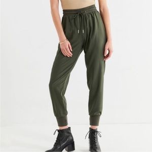 UO Out From Under Forrest Green Joggers Size Small